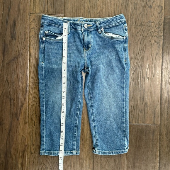 Girls Levi’s Cropped Jeans - Picture 4 of 7